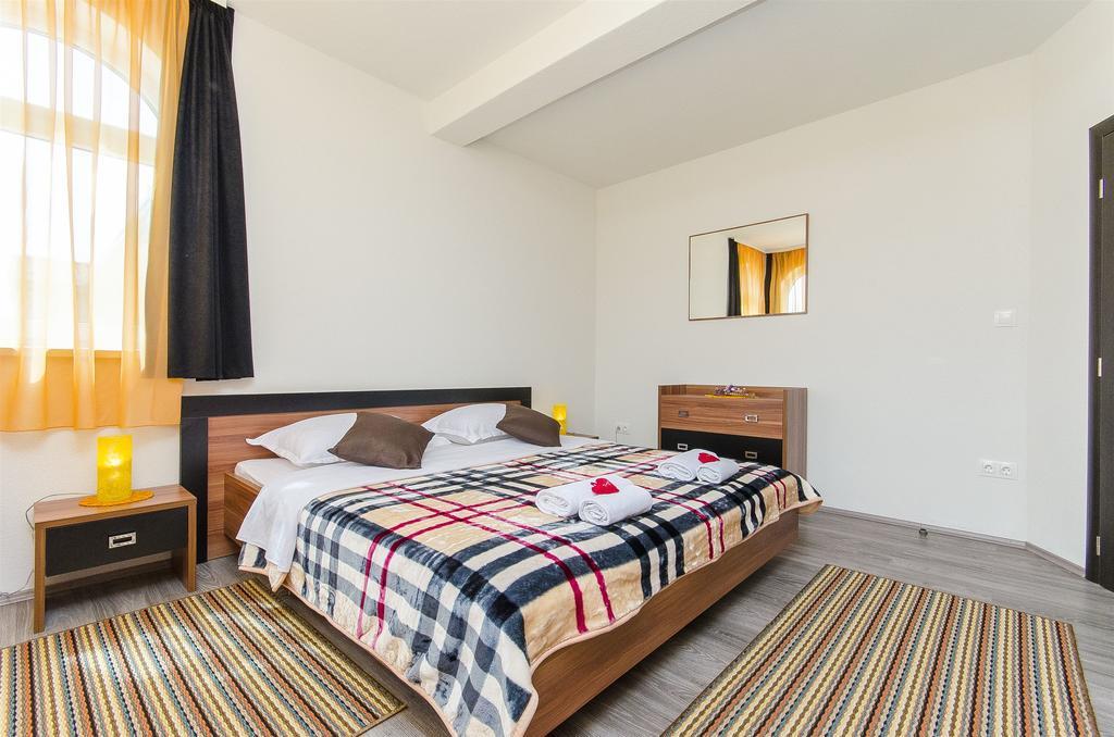 Apartments Branka Trogir Zewnętrze zdjęcie