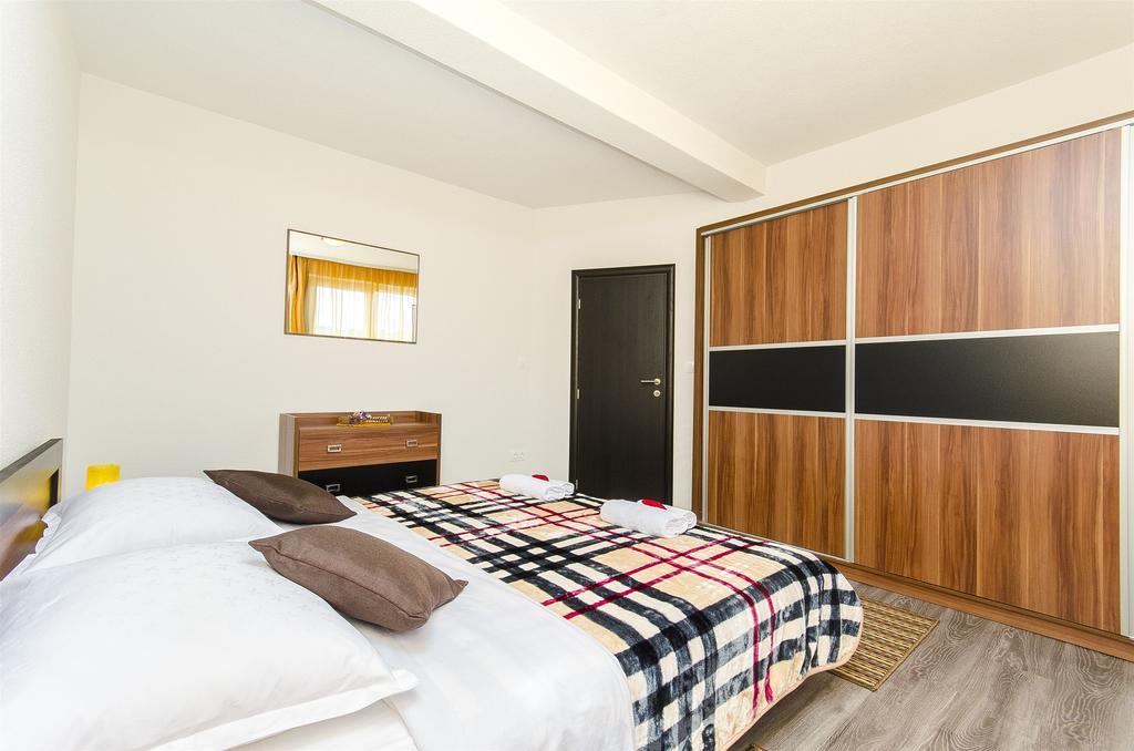 Apartments Branka Trogir Zewnętrze zdjęcie